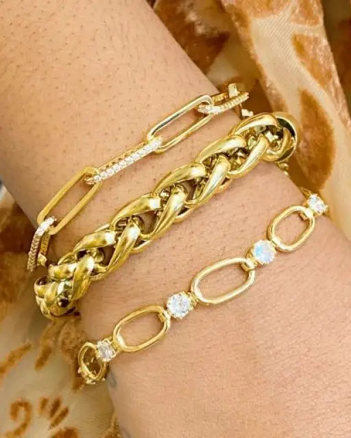 Bold And Edgy Chain Bracelet - Gold / OS