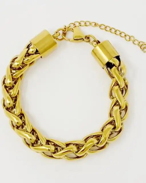 Bold And Edgy Chain Bracelet - Gold / OS