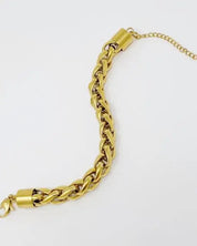 Bold And Edgy Chain Bracelet - Gold / OS