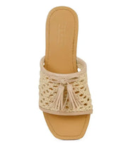 CEDAR HANDWOVEN NATURAL TASSEL FLATS