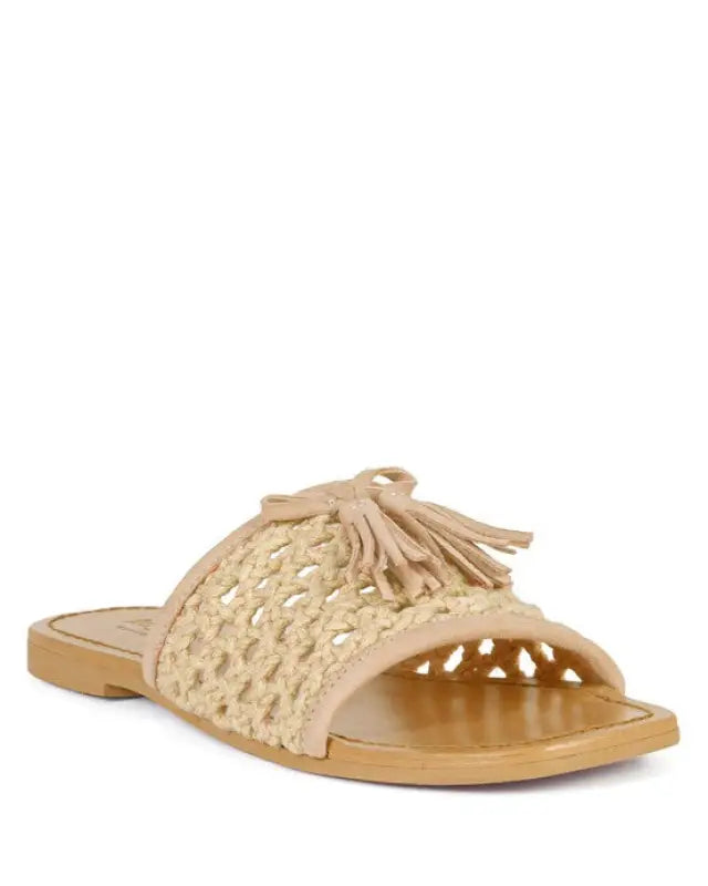 CEDAR HANDWOVEN NATURAL TASSEL FLATS - Latte / 5