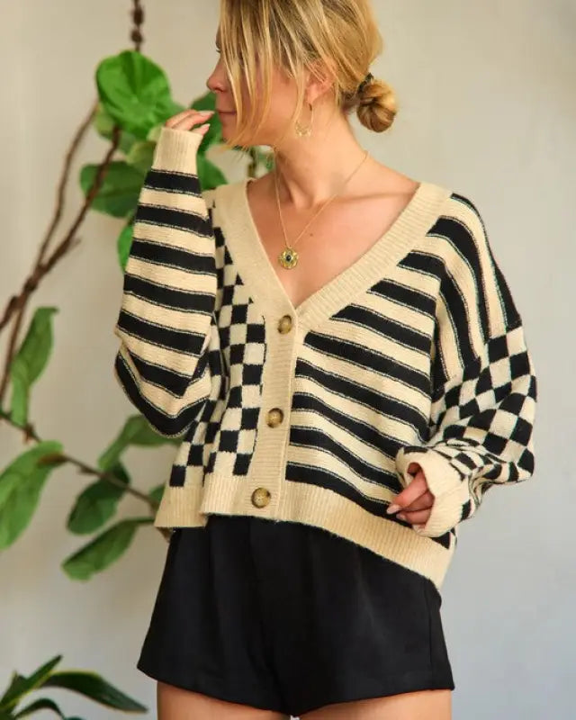 Contrast pattern sweater cardigan JJK5019