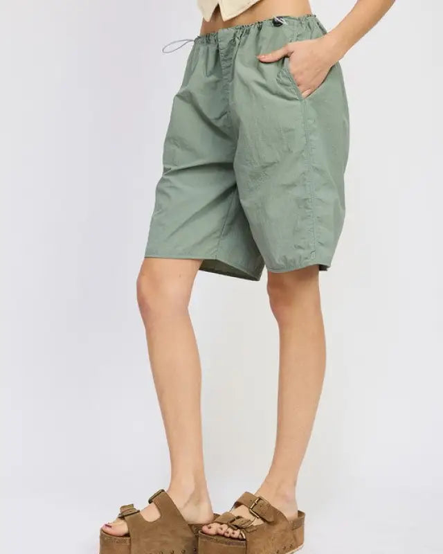 CONTRASTED BERMUDA SHORTS