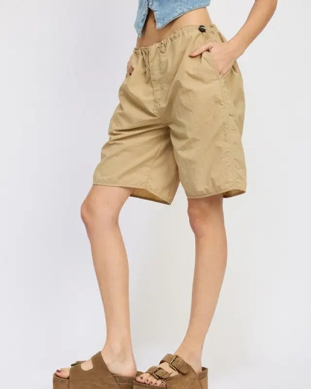 CONTRASTED BERMUDA SHORTS