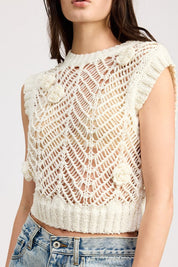 FLOWER DETAIL SLEEVELESS CROCHET TOP