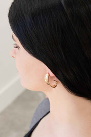 Curved Hoop Post Earrings - Gold / OS