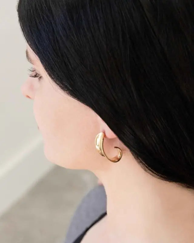 Curved Hoop Post Earrings - Gold / OS