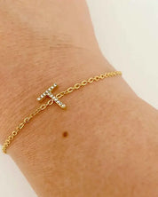 Dainty Sparkle Initial Bracelet - T / OS