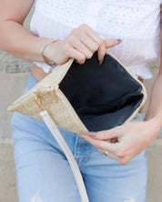 Daisy Wristlet Clutch - Sand / OneSize