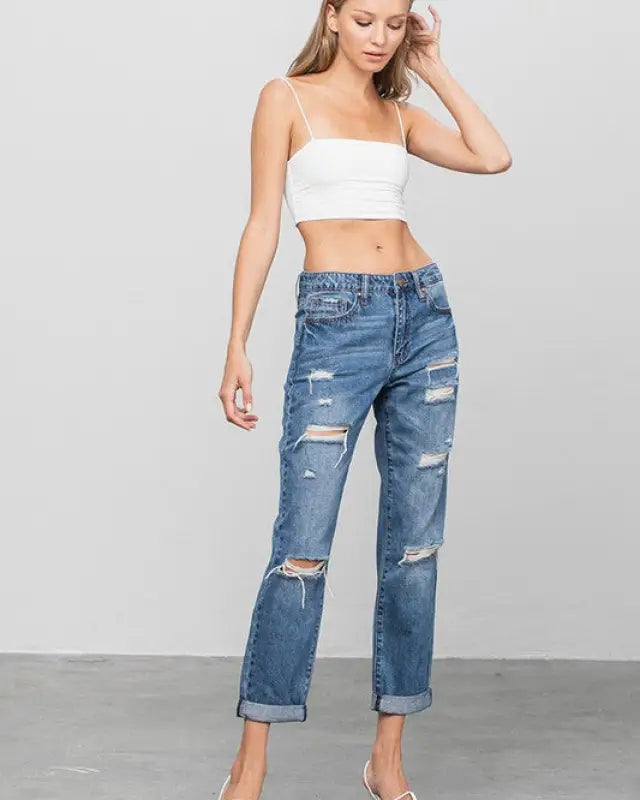 DISTRESSED PREMIUM BOYFRIEND JEANS