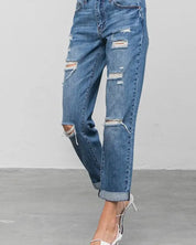 DISTRESSED PREMIUM BOYFRIEND JEANS