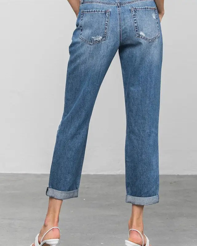 DISTRESSED PREMIUM BOYFRIEND JEANS