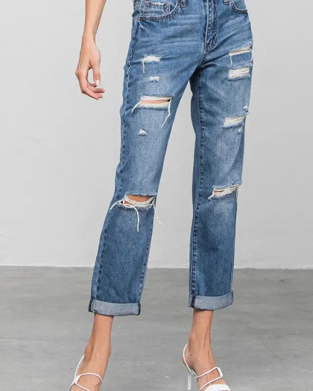 DISTRESSED PREMIUM BOYFRIEND JEANS