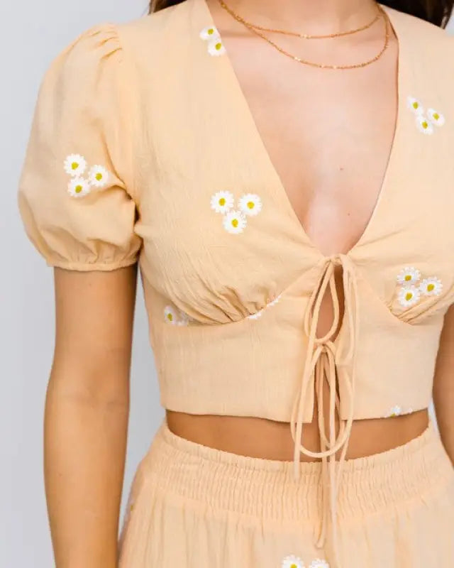 Half Sleeve Daisy Embroidered Top