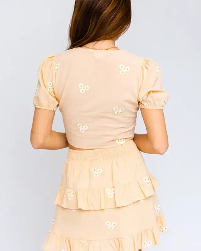 Half Sleeve Daisy Embroidered Top