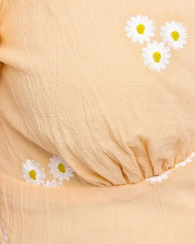 Half Sleeve Daisy Embroidered Top