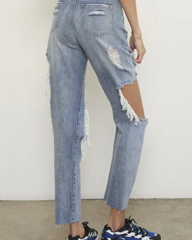 HIGH RISE DESTROYED BOYFRIEND JEANS