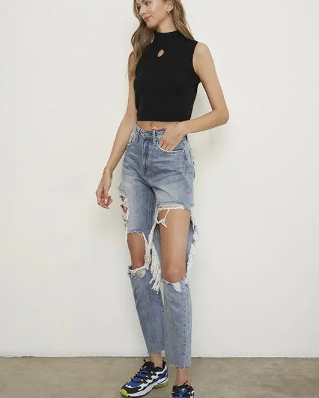 HIGH RISE DESTROYED BOYFRIEND JEANS