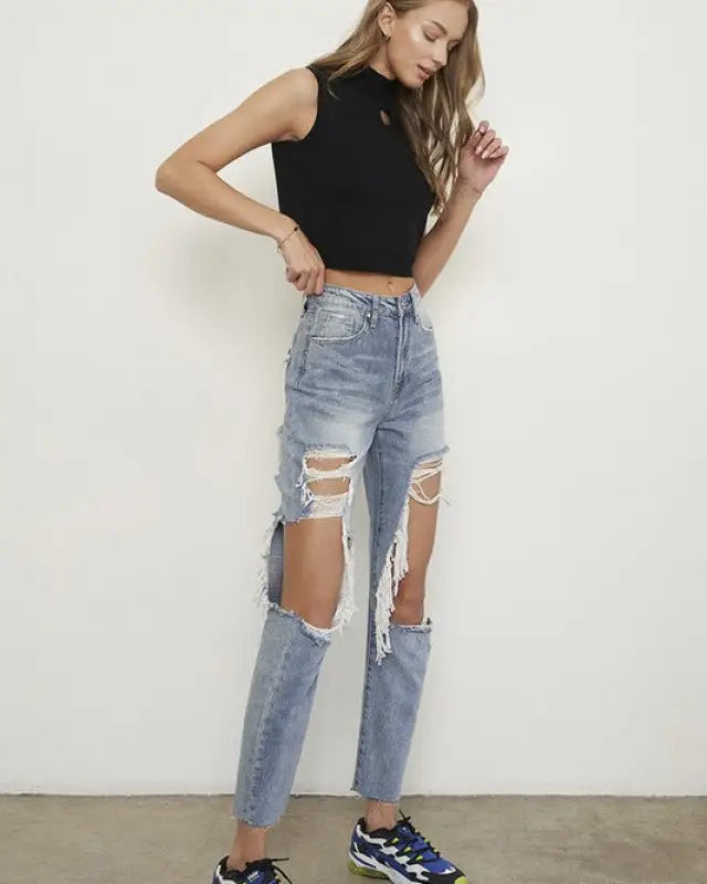 HIGH RISE DESTROYED BOYFRIEND JEANS