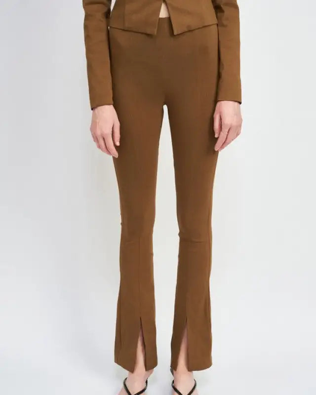 HIGH WAIST PANTS WITH FRONT SLITS - BROWN / S