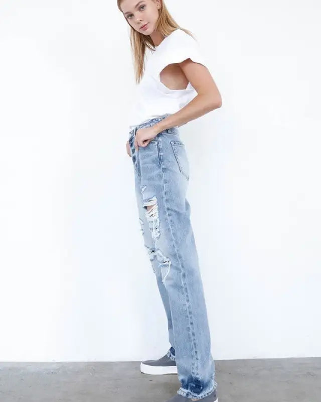 HIGH WAISTED LOOSE STRAIGHT JEANS