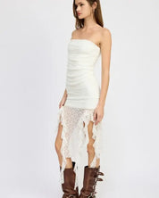 LACE TUBE DRESS WTIH RUFFLE DETAIL