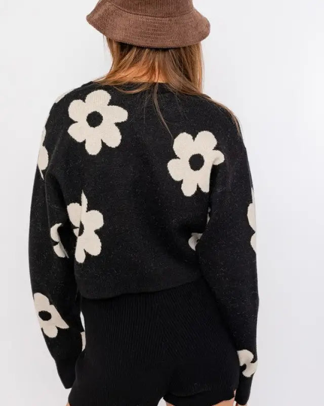 Long Sleeve Crop Sweater With Daisy Pattern