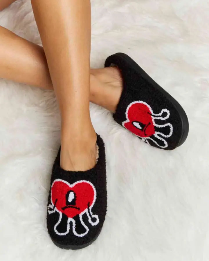 Melody Love Heart Print Plush Slippers