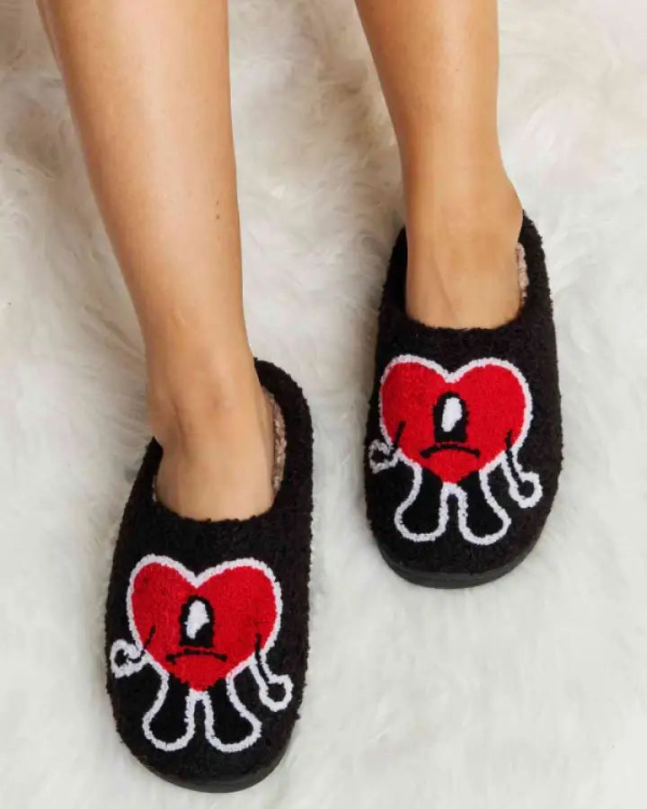 Melody Love Heart Print Plush Slippers