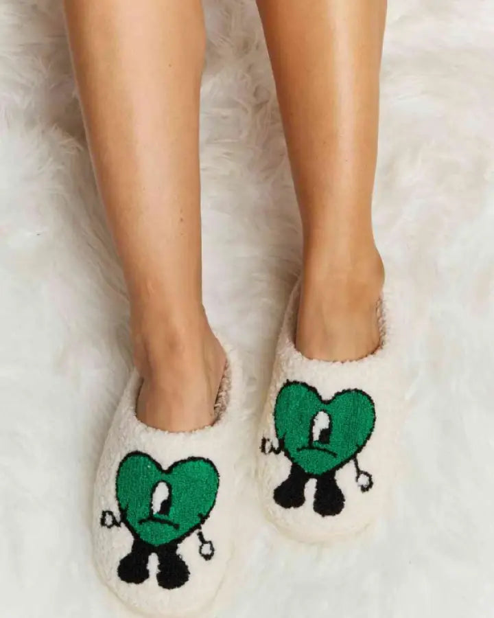 Melody Love Heart Print Plush Slippers