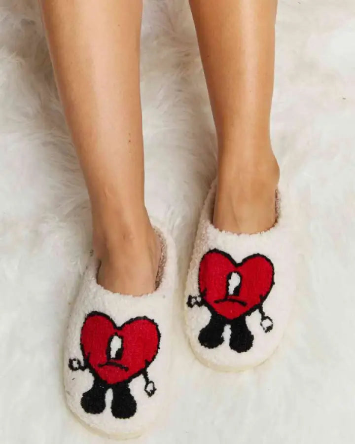 Melody Love Heart Print Plush Slippers