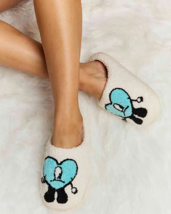 Melody Love Heart Print Plush Slippers