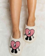 Melody Love Heart Print Plush Slippers