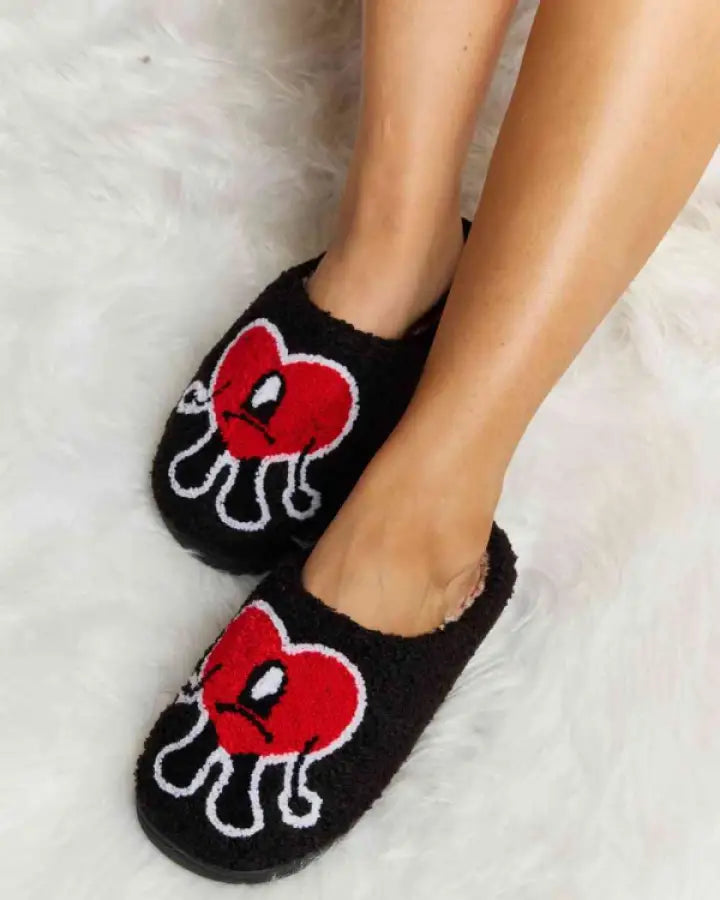 Melody Love Heart Print Plush Slippers