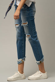 MID - RISE BOYFRIEND JEANS