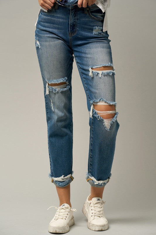 MID - RISE BOYFRIEND JEANS