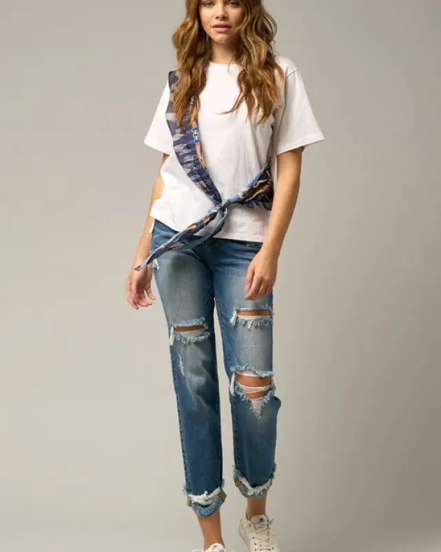 MID - RISE BOYFRIEND JEANS