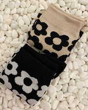 Modern Daisy Socks Set Of 2 Pairs