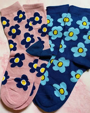 Modern Daisy Socks Set Of 2 Pairs