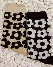 Modern Daisy Socks Set Of 2 Pairs