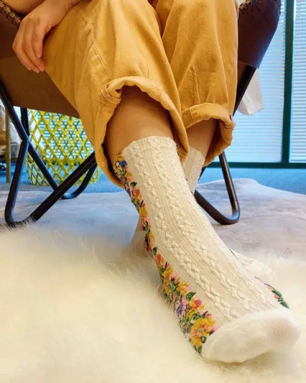 Noble Floral Beauty Socks