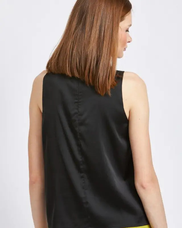 Saige Sleeveless Blouse With Twist Front