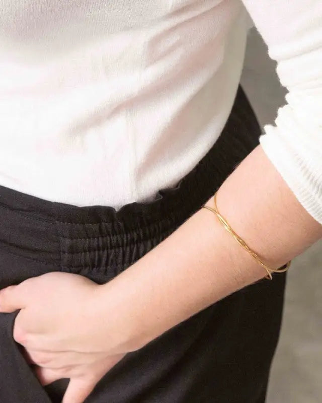 Twister Cuff Bracelet - Gold / OS