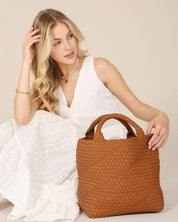 weaving bag medium - BROWN